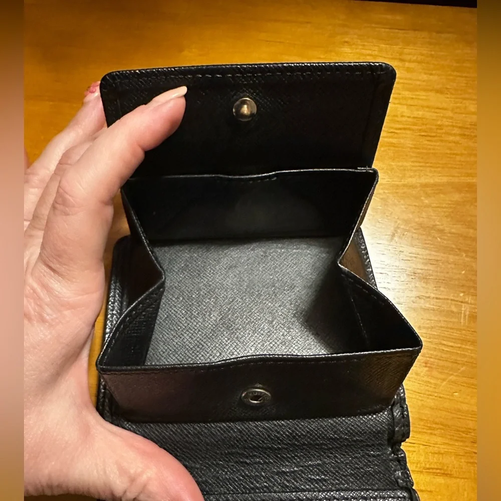 Louis Vuitton Black Leather Taiga Snap Bifold Wallet